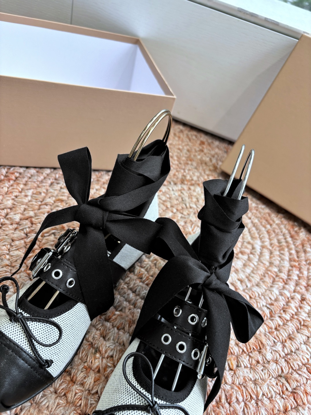 🌾G027代购级Miu Miu 缪缪玛丽珍单鞋女士蝴蝶结装饰缎面芭蕾舞独家高版 Miu Miu新款平底芭