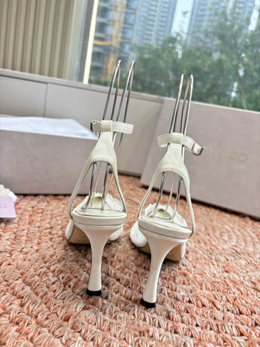 🌾G987所见即所得Jimmychoo 吉米周 26/ 春夏新款 蕾丝 尖头 高跟鞋 这个系列最有意思的