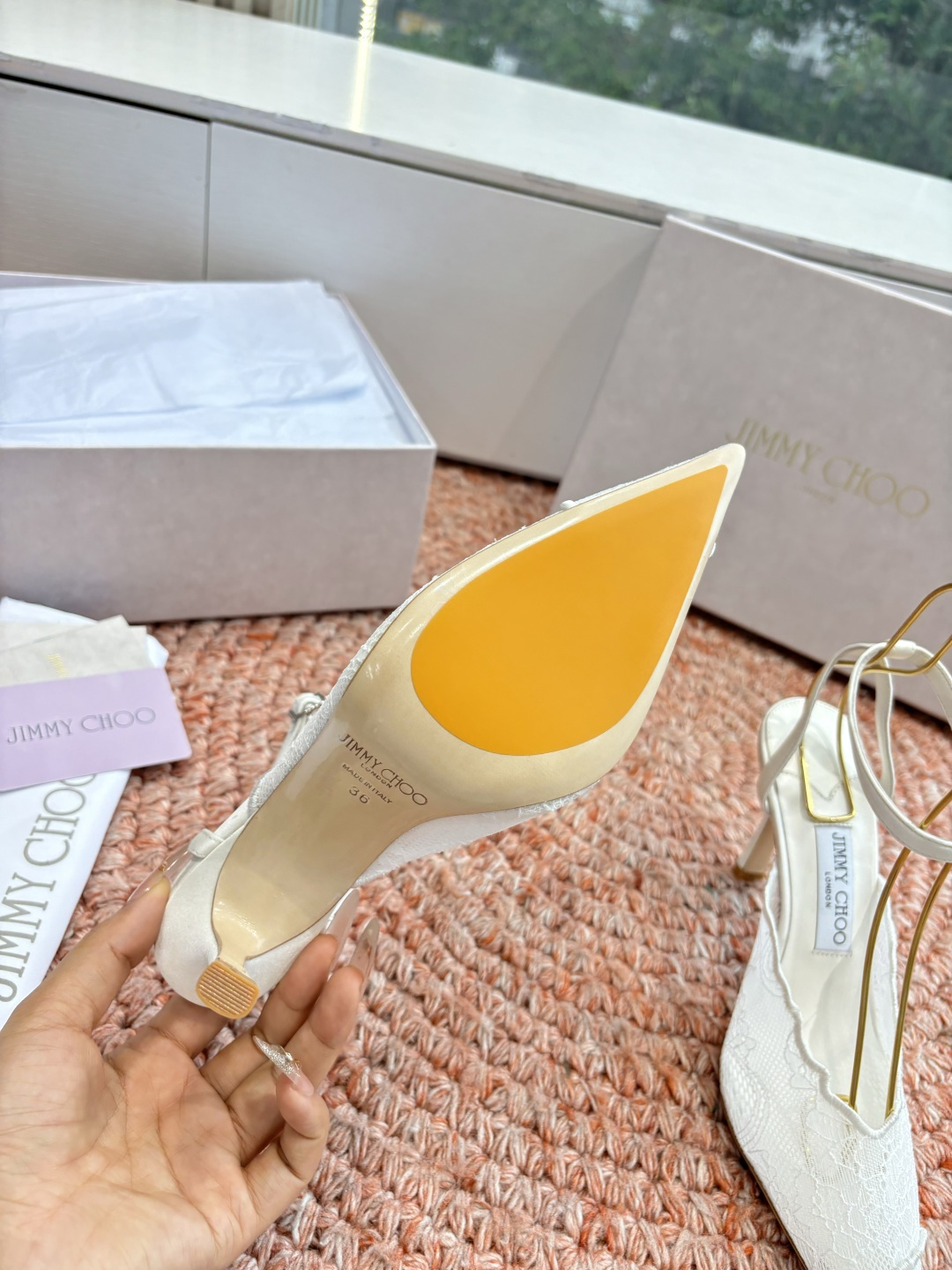 🌾G987所见即所得Jimmychoo 吉米周 26/ 春夏新款 蕾丝 尖头 高跟鞋 这个系列最有意思的