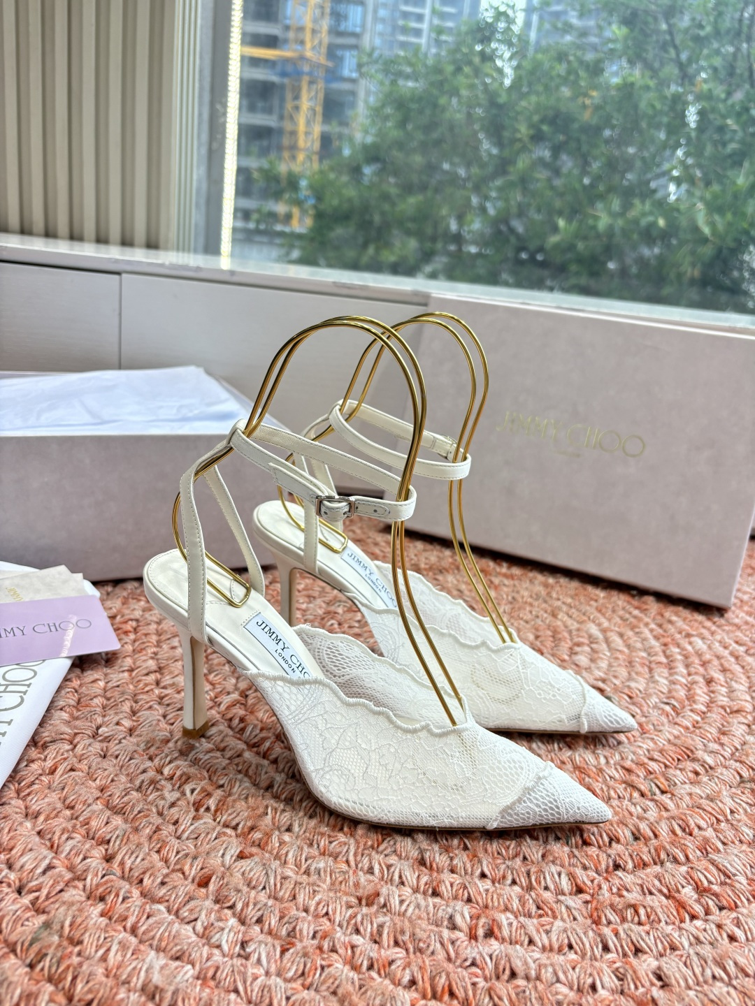 🌾G987所见即所得Jimmychoo 吉米周 26/ 春夏新款 蕾丝 尖头 高跟鞋 这个系列最有意思的