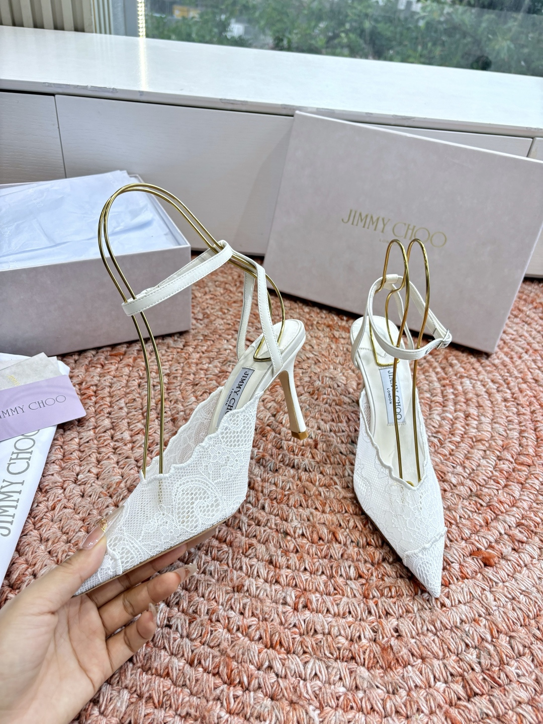🌾G987所见即所得Jimmychoo 吉米周 26/ 春夏新款 蕾丝 尖头 高跟鞋 这个系列最有意思的