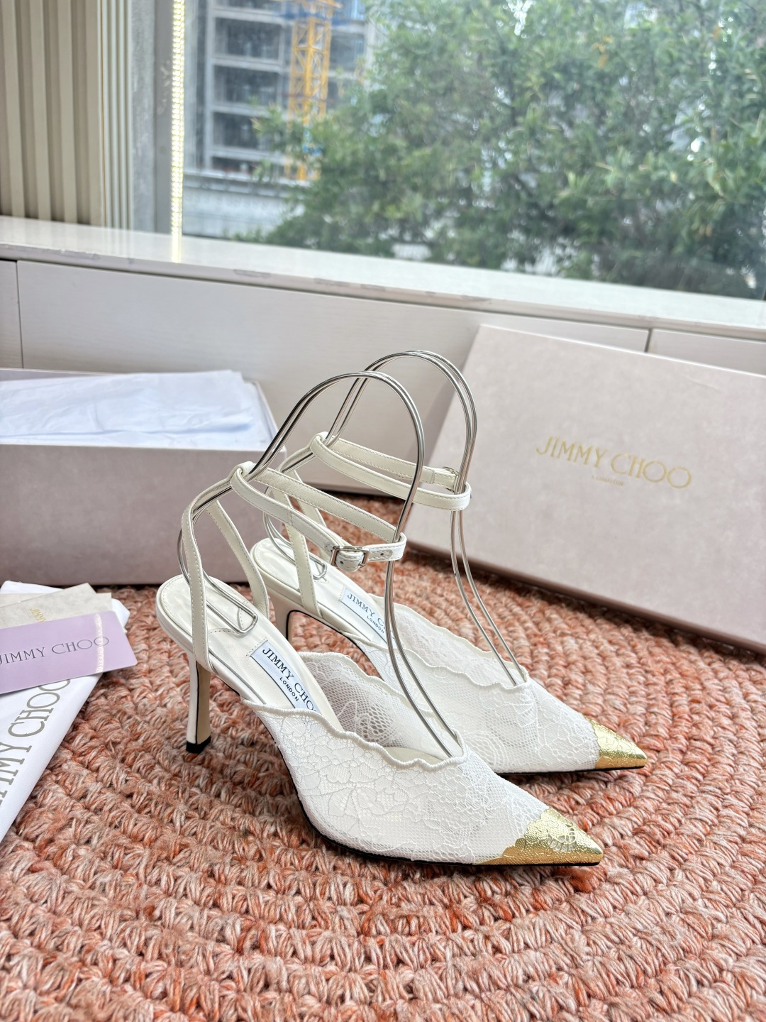 🌾G987所见即所得Jimmychoo 吉米周 26/ 春夏新款 蕾丝 尖头 高跟鞋 这个系列最有意思的
