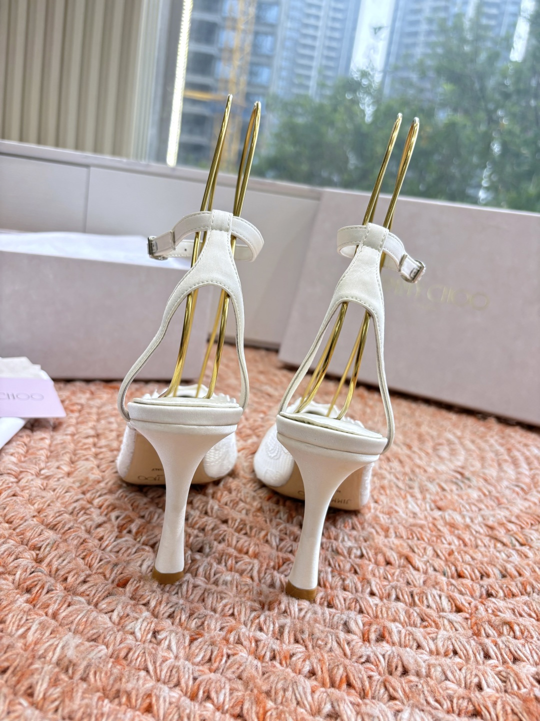 🌾G987所见即所得Jimmychoo 吉米周 26/ 春夏新款 蕾丝 尖头 高跟鞋 这个系列最有意思的