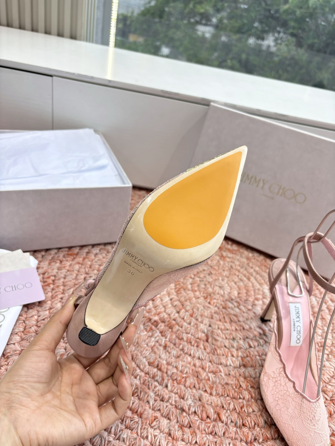 🌾G987所见即所得Jimmychoo 吉米周 26/ 春夏新款 蕾丝 尖头 高跟鞋 这个系列最有意思的