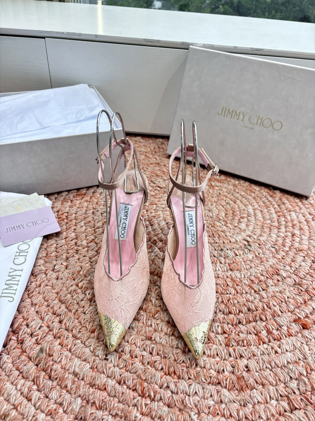 🌾G987所见即所得Jimmychoo 吉米周 26/ 春夏新款 蕾丝 尖头 高跟鞋 这个系列最有意思的