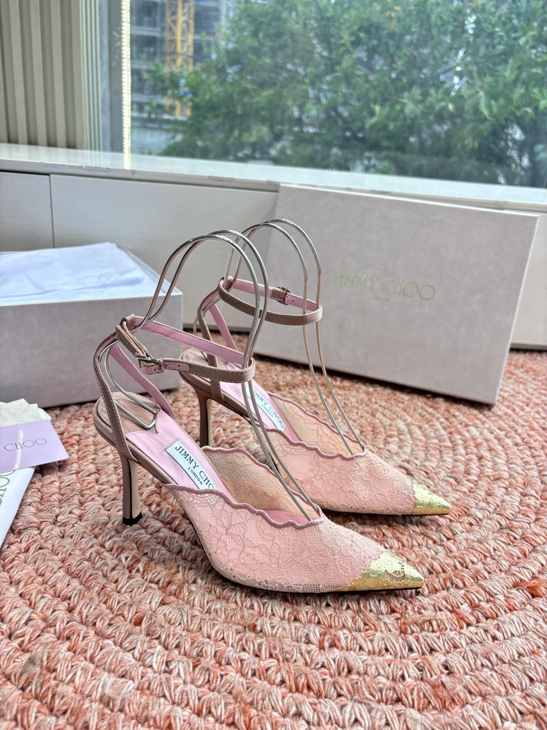 🌾G987所见即所得Jimmychoo 吉米周 26/ 春夏新款 蕾丝 尖头 高跟鞋 这个系列最有意思的