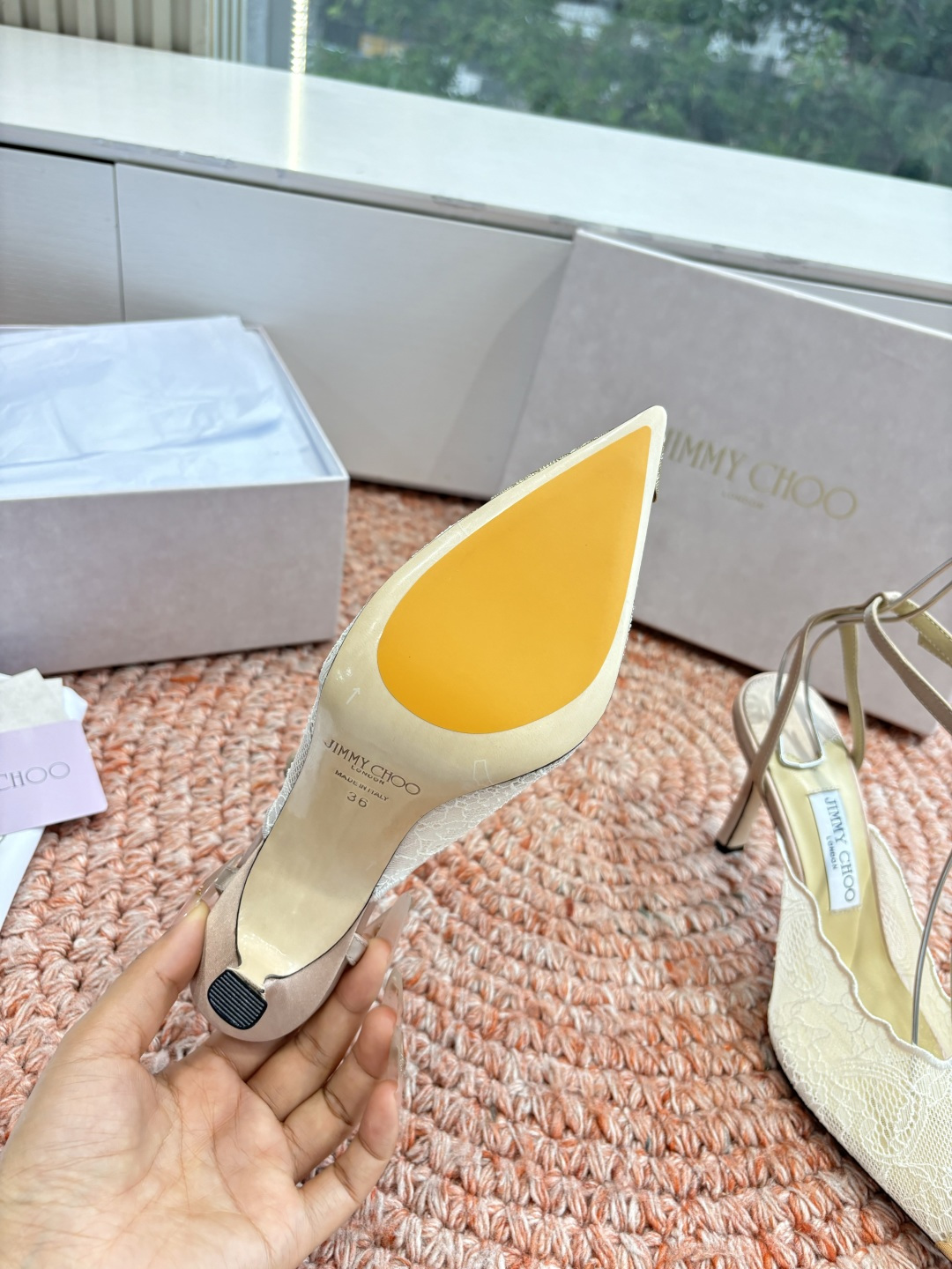 🌾G987所见即所得Jimmychoo 吉米周 26/ 春夏新款 蕾丝 尖头 高跟鞋 这个系列最有意思的