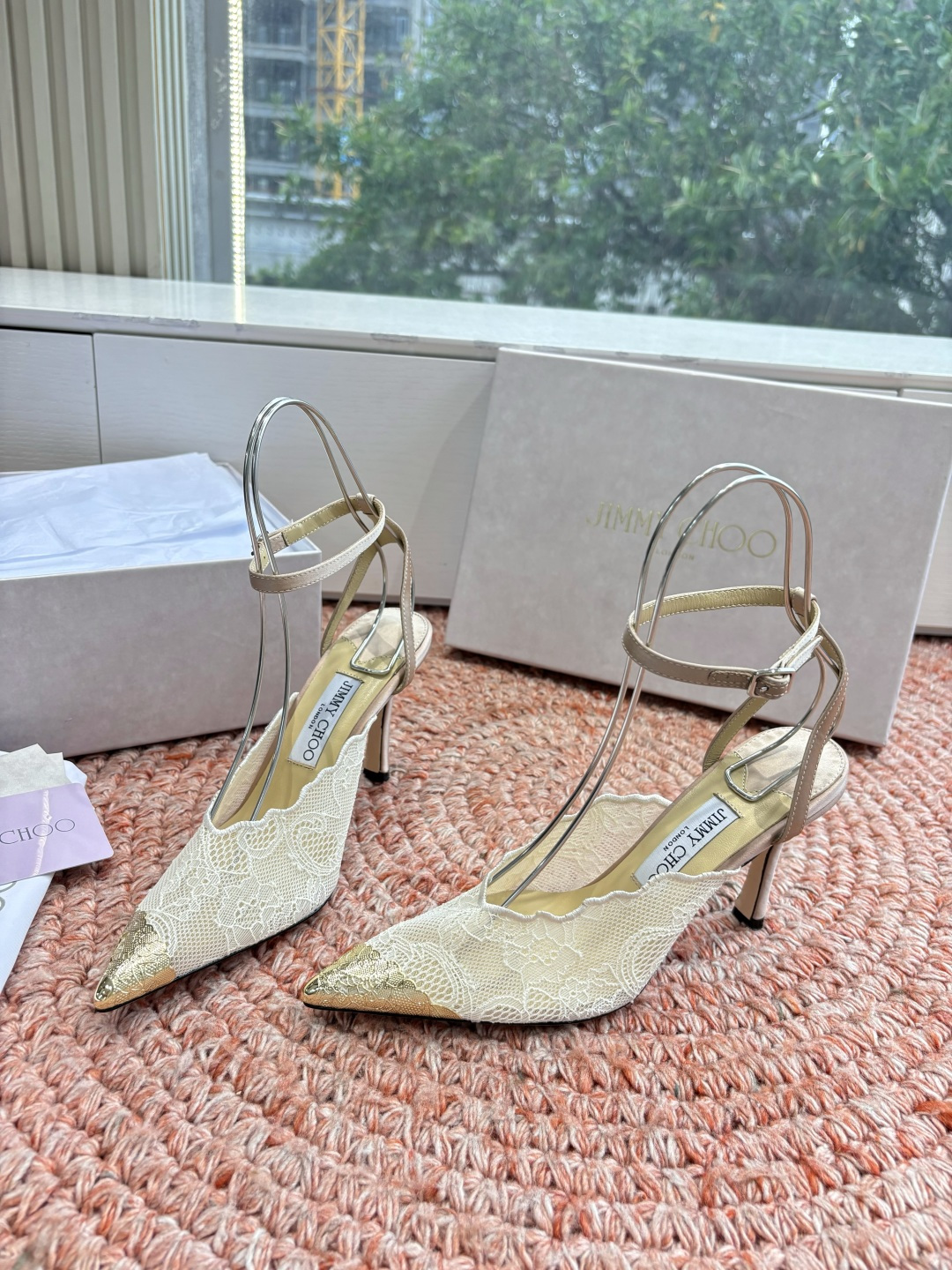 🌾G987所见即所得Jimmychoo 吉米周 26/ 春夏新款 蕾丝 尖头 高跟鞋 这个系列最有意思的