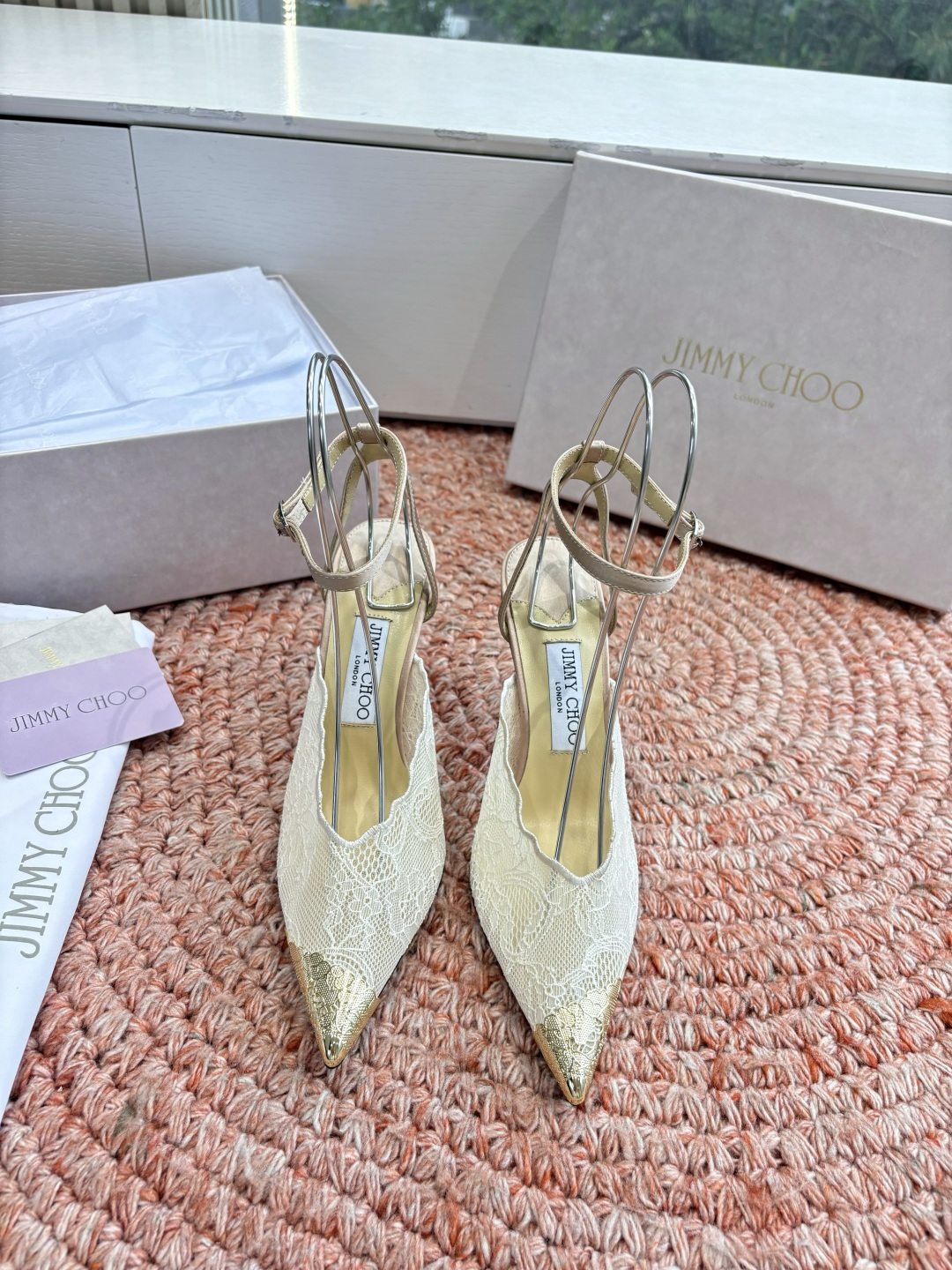 🌾G987所见即所得Jimmychoo 吉米周 26/ 春夏新款 蕾丝 尖头 高跟鞋 这个系列最有意思的