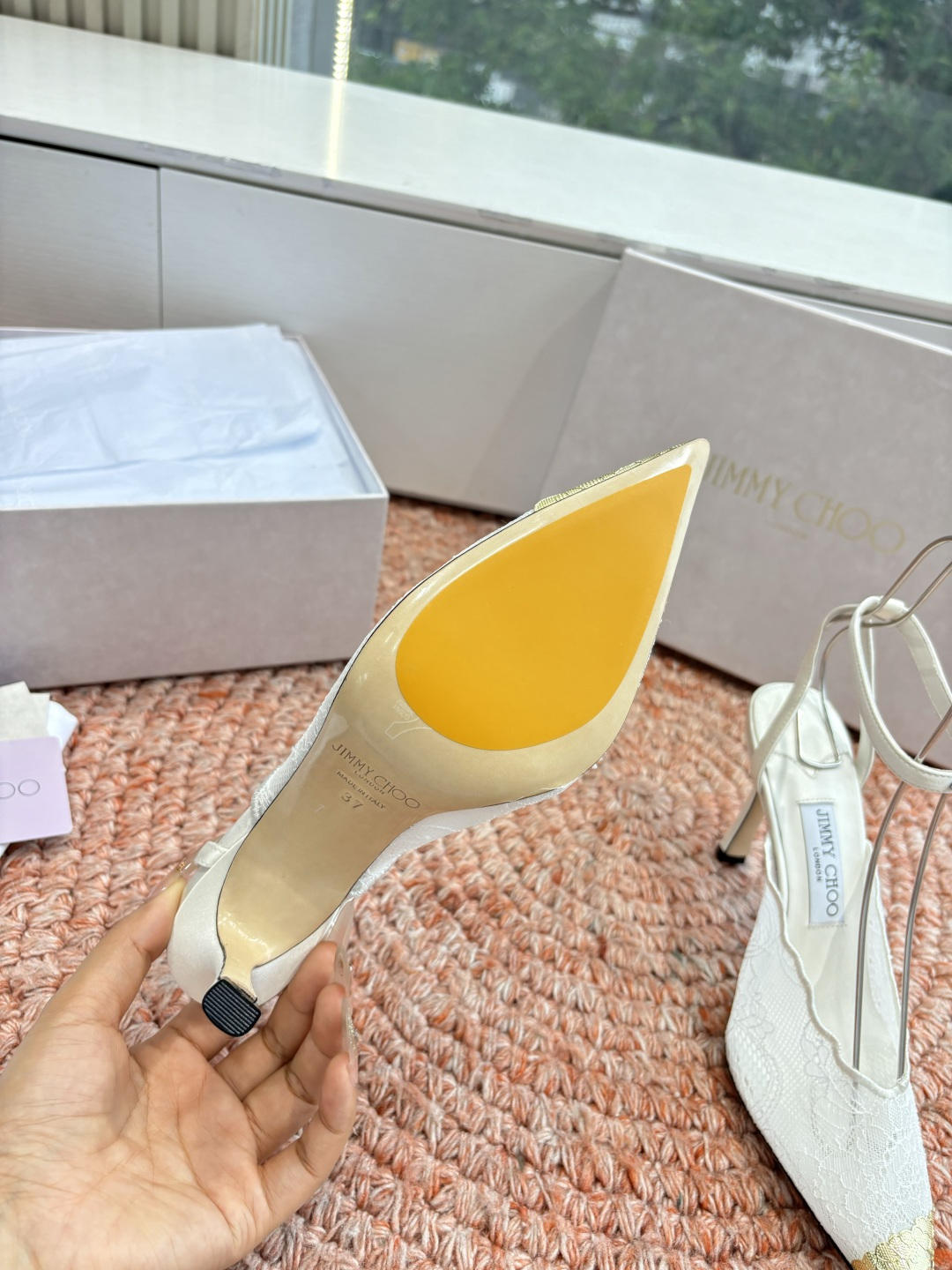 🌾G987所见即所得Jimmychoo 吉米周 26/ 春夏新款 蕾丝 尖头 高跟鞋 这个系列最有意思的