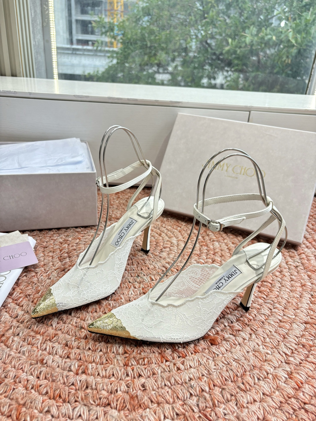 🌾G987所见即所得Jimmychoo 吉米周 26/ 春夏新款 蕾丝 尖头 高跟鞋 这个系列最有意思的
