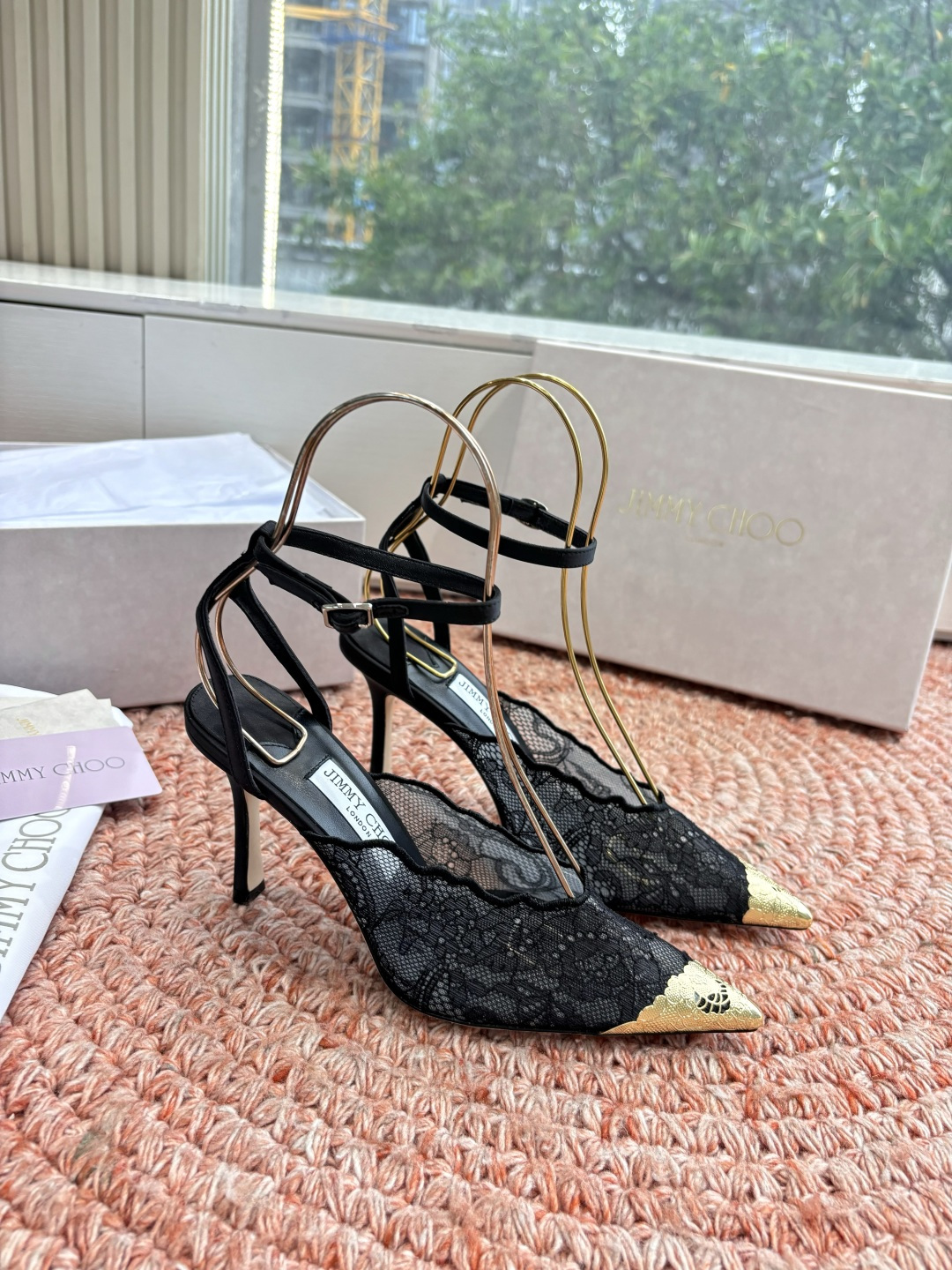🌾G987所见即所得Jimmychoo 吉米周 26/ 春夏新款 蕾丝 尖头 高跟鞋 这个系列最有意思的