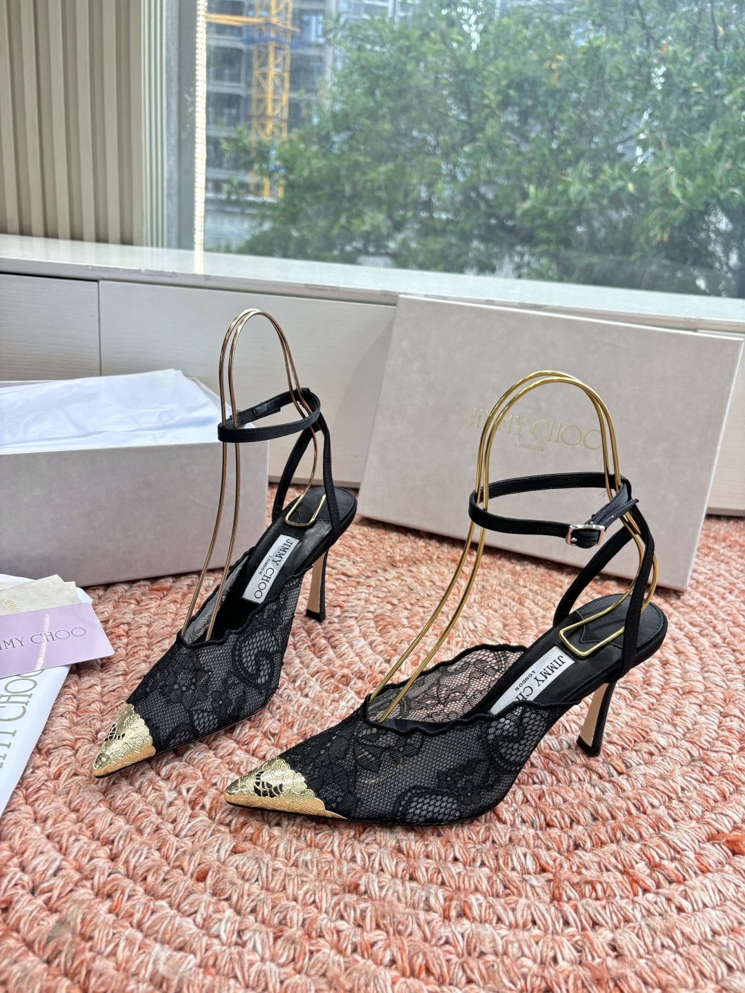 🌾G987所见即所得Jimmychoo 吉米周 26/ 春夏新款 蕾丝 尖头 高跟鞋 这个系列最有意思的