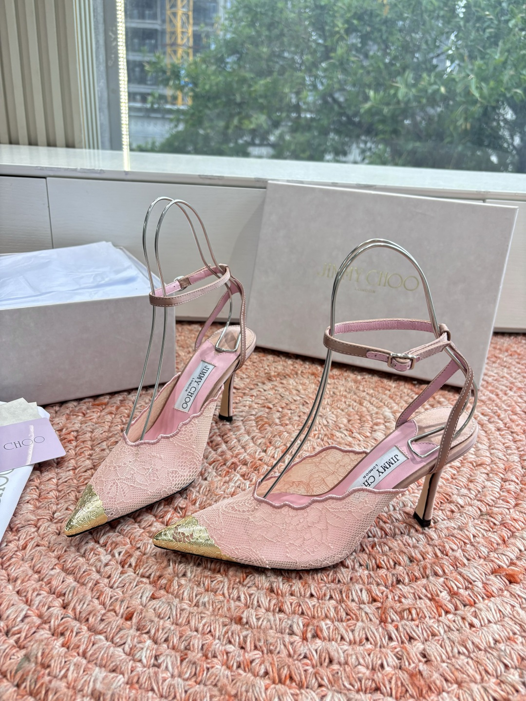 🌾G987所见即所得Jimmychoo 吉米周 26/ 春夏新款 蕾丝 尖头 高跟鞋 这个系列最有意思的