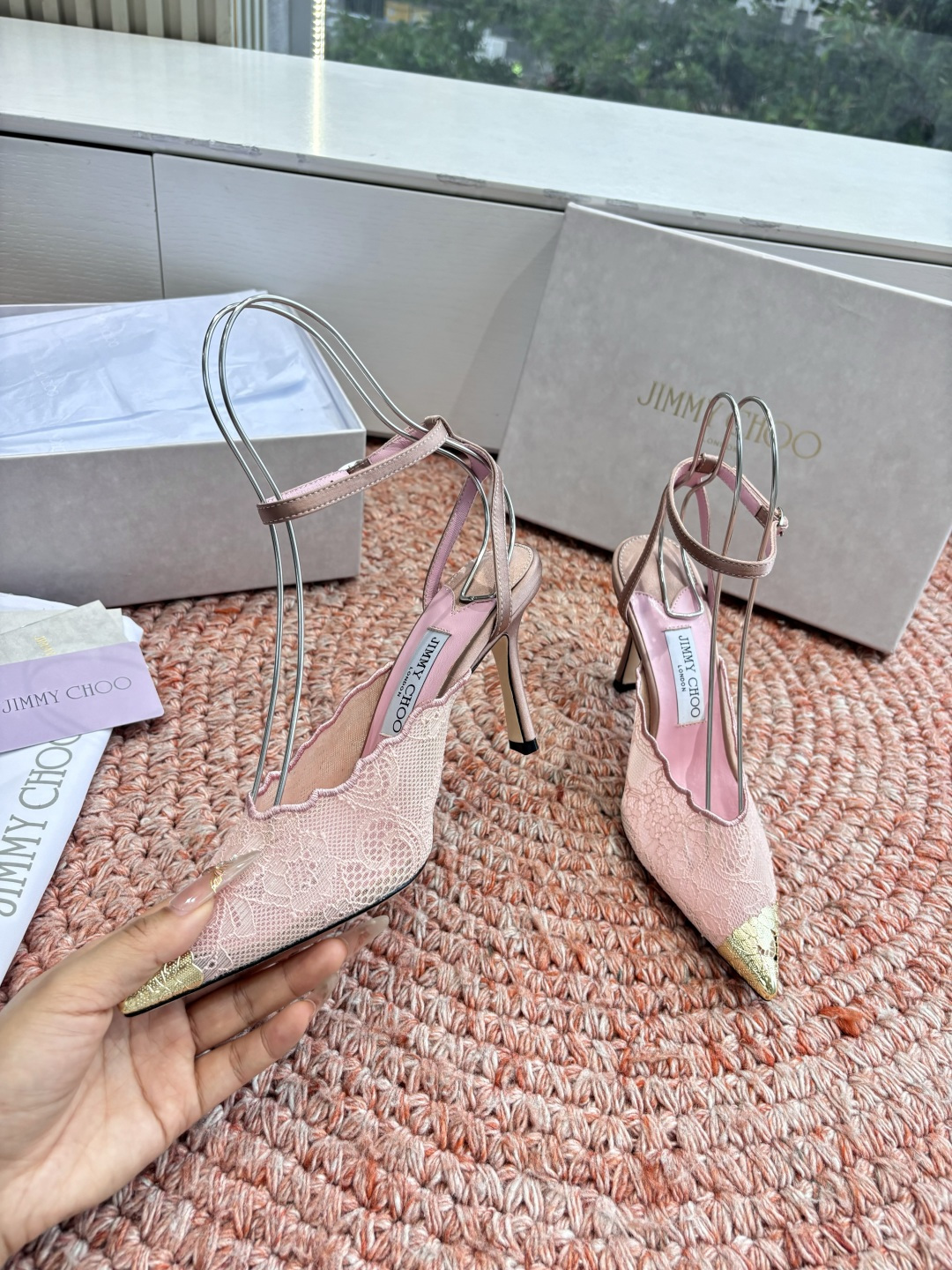 🌾G987所见即所得Jimmychoo 吉米周 26/ 春夏新款 蕾丝 尖头 高跟鞋 这个系列最有意思的