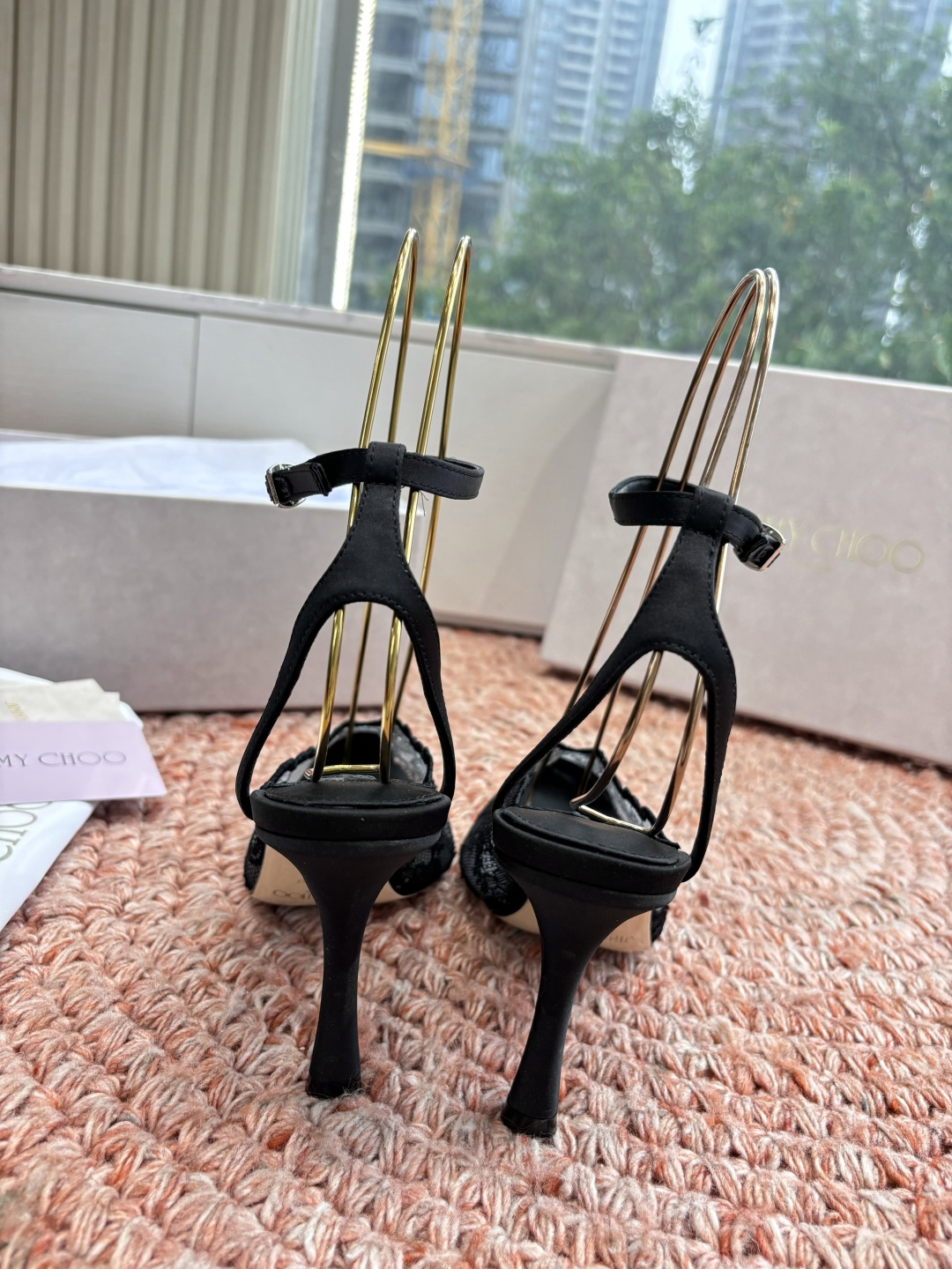 🌾G987所见即所得Jimmychoo 吉米周 26/ 春夏新款 蕾丝 尖头 高跟鞋 这个系列最有意思的