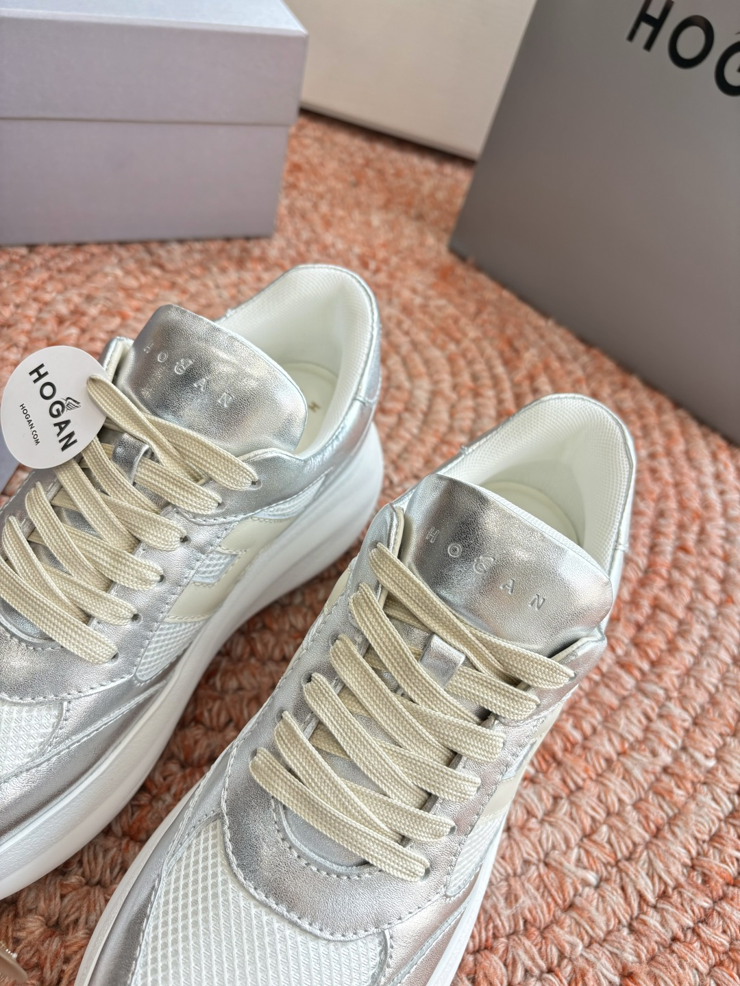 🌾G398HOGAN霍根鞋子德训鞋26新配色这可让我怎么选呀？看迷糊了吧这波hog都很好看最喜欢还是脚感
