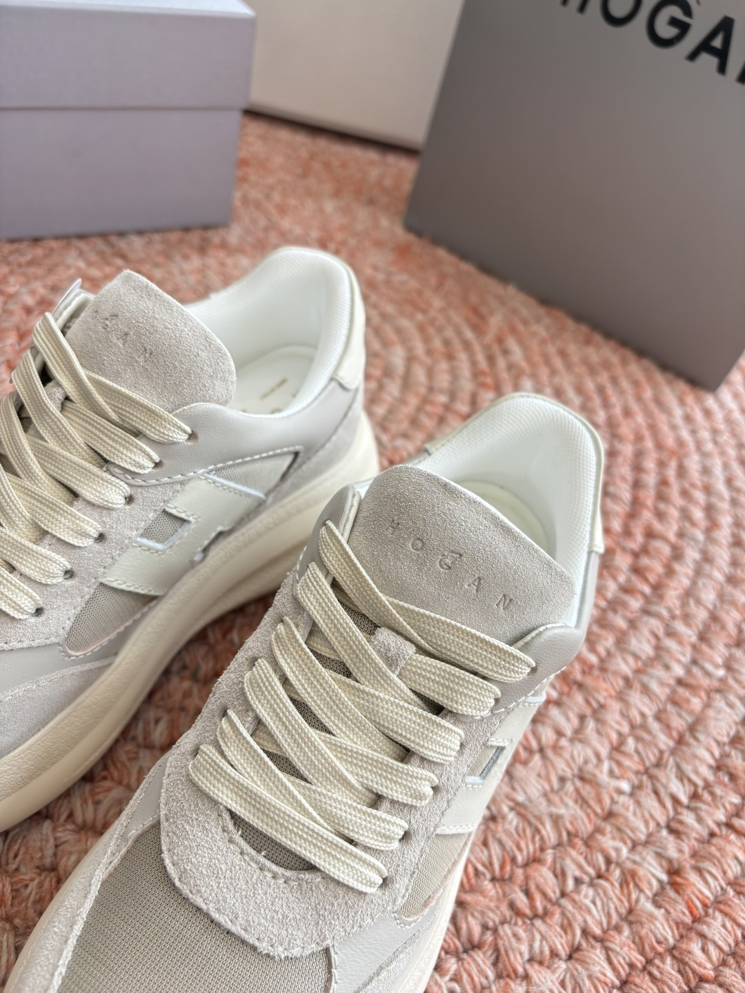 🌾G398HOGAN霍根鞋子德训鞋26新配色这可让我怎么选呀？看迷糊了吧这波hog都很好看最喜欢还是脚感