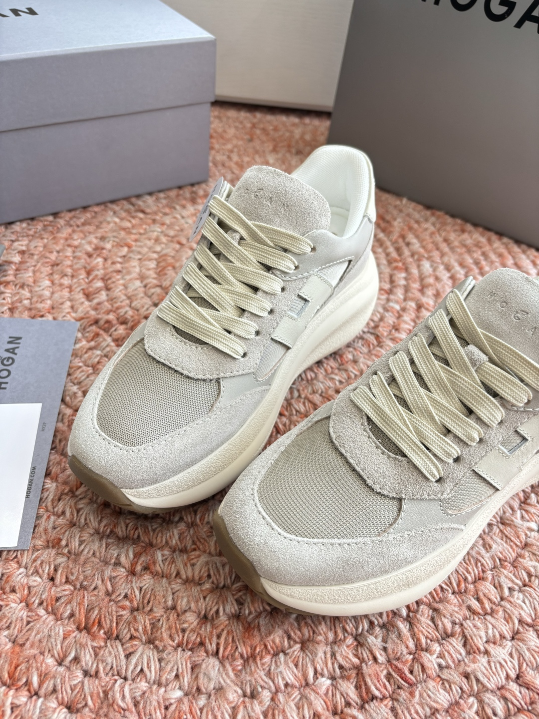 🌾G398HOGAN霍根鞋子德训鞋26新配色这可让我怎么选呀？看迷糊了吧这波hog都很好看最喜欢还是脚感