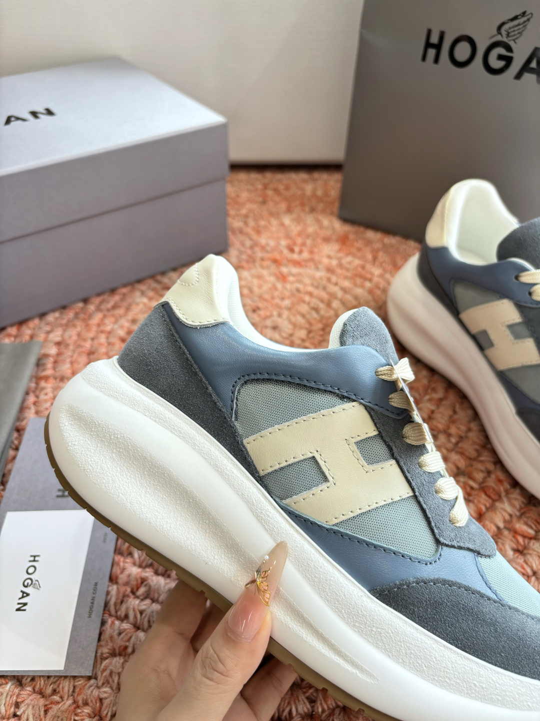 🌾G398HOGAN霍根鞋子德训鞋26新配色这可让我怎么选呀？看迷糊了吧这波hog都很好看最喜欢还是脚感