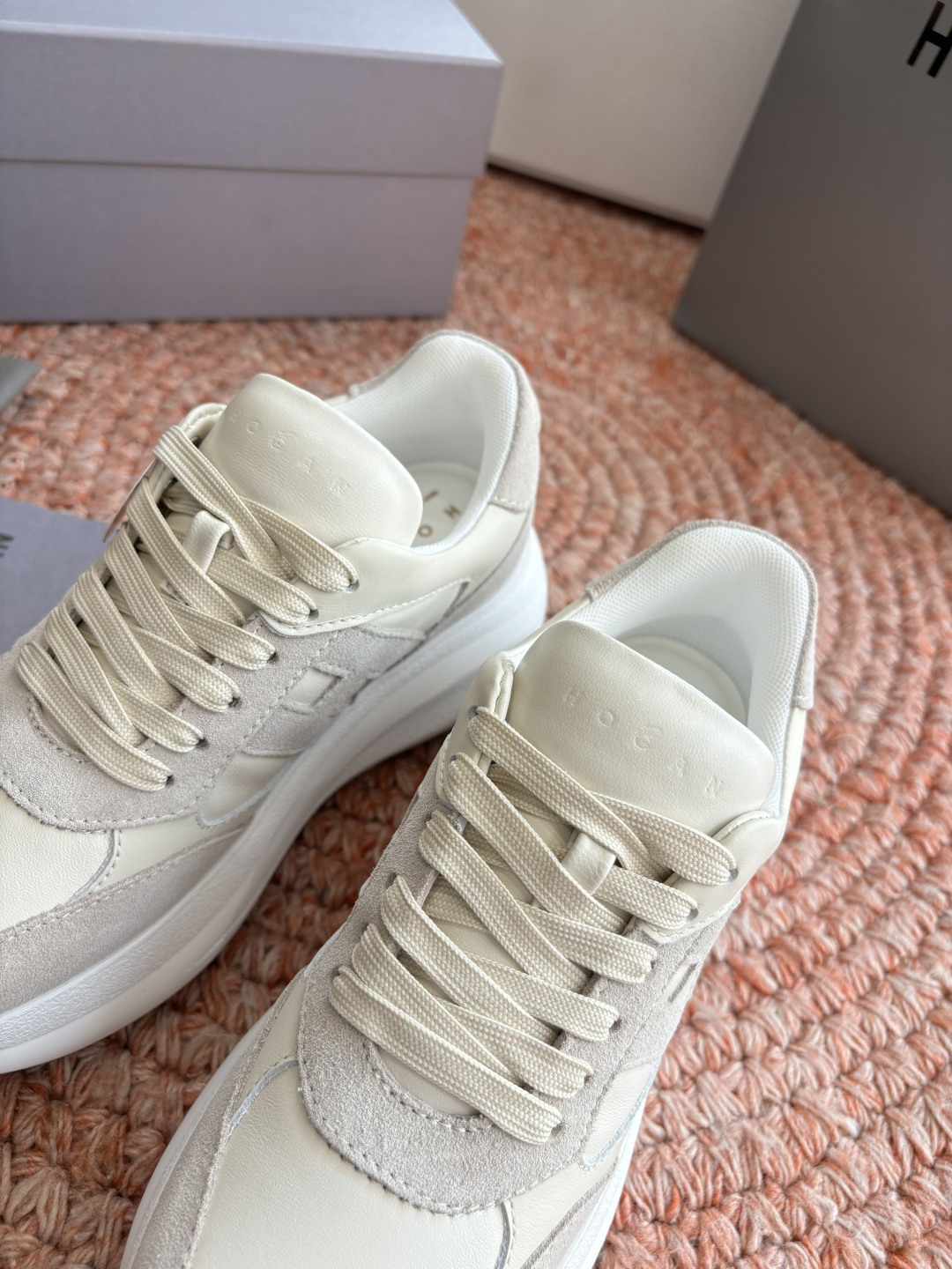 🌾G398HOGAN霍根鞋子德训鞋26新配色这可让我怎么选呀？看迷糊了吧这波hog都很好看最喜欢还是脚感