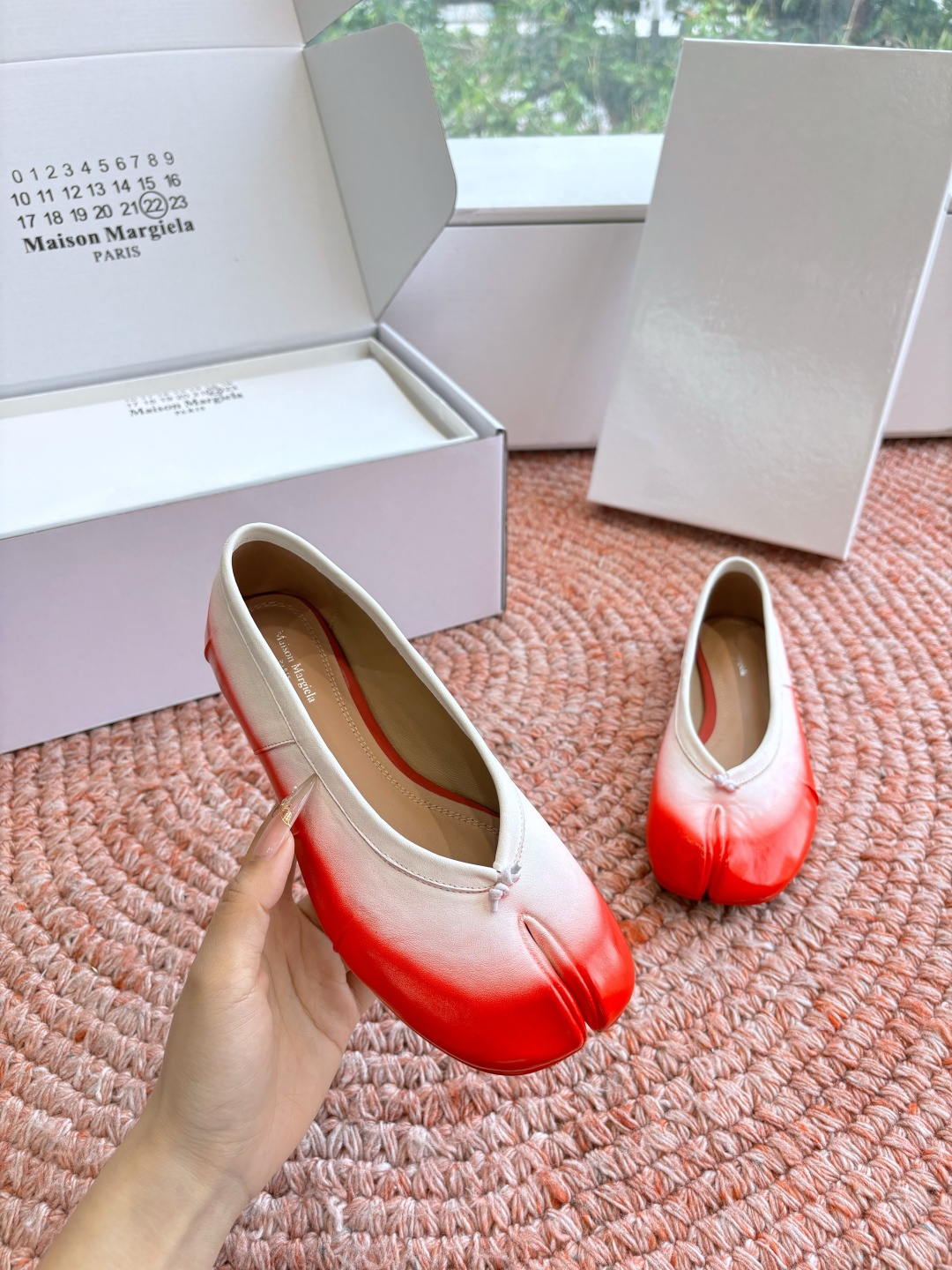 🌾G077代购级别2026 5Maison Margie马吉拉•分趾粗跟平底复古玛丽珍娃娃头苹果头芭蕾舞