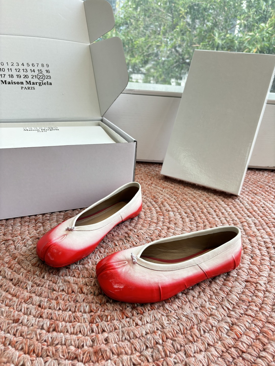 🌾G077代购级别2026 5Maison Margie马吉拉•分趾粗跟平底复古玛丽珍娃娃头苹果头芭蕾舞