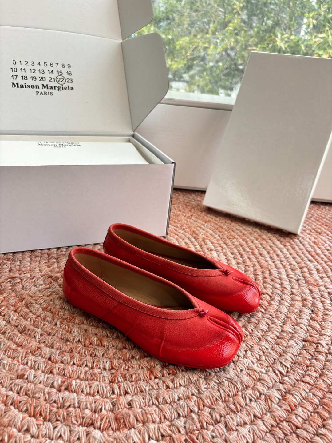 🌾G077代购级别2026 5Maison Margie马吉拉•分趾粗跟平底复古玛丽珍娃娃头苹果头芭蕾舞