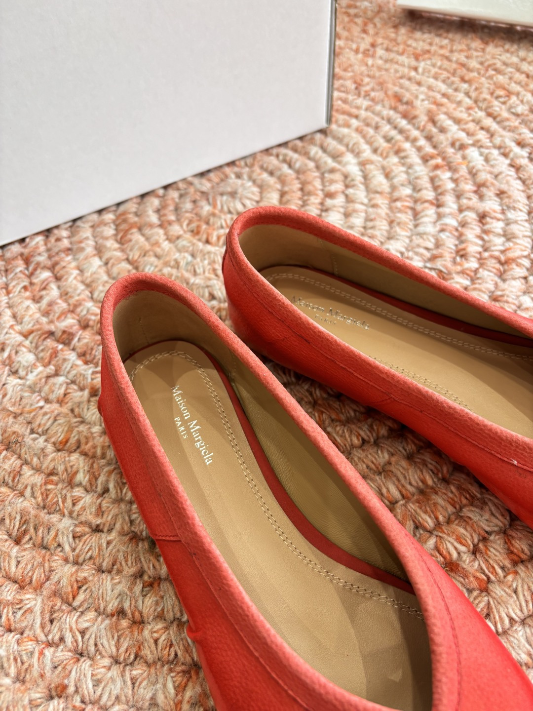 🌾G077代购级别2026 5Maison Margie马吉拉•分趾粗跟平底复古玛丽珍娃娃头苹果头芭蕾舞