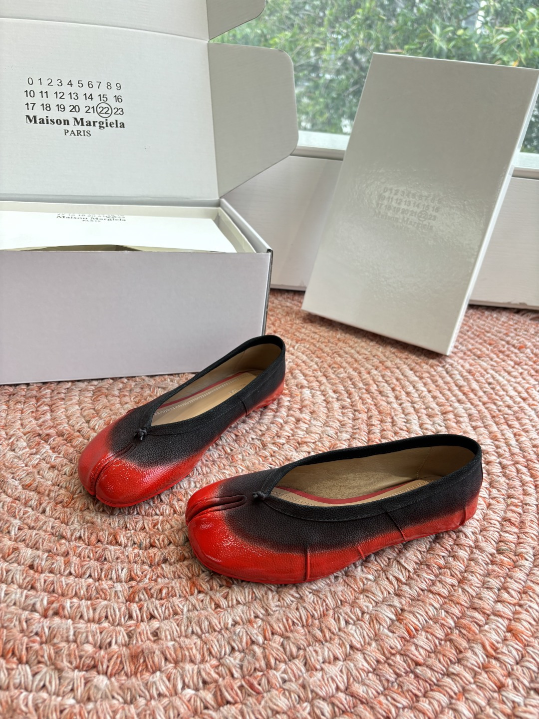 🌾G077代购级别2026 5Maison Margie马吉拉•分趾粗跟平底复古玛丽珍娃娃头苹果头芭蕾舞