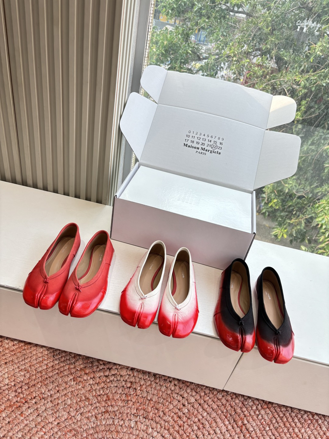 🌾G077代购级别2026 5Maison Margie马吉拉•分趾粗跟平底复古玛丽珍娃娃头苹果头芭蕾舞