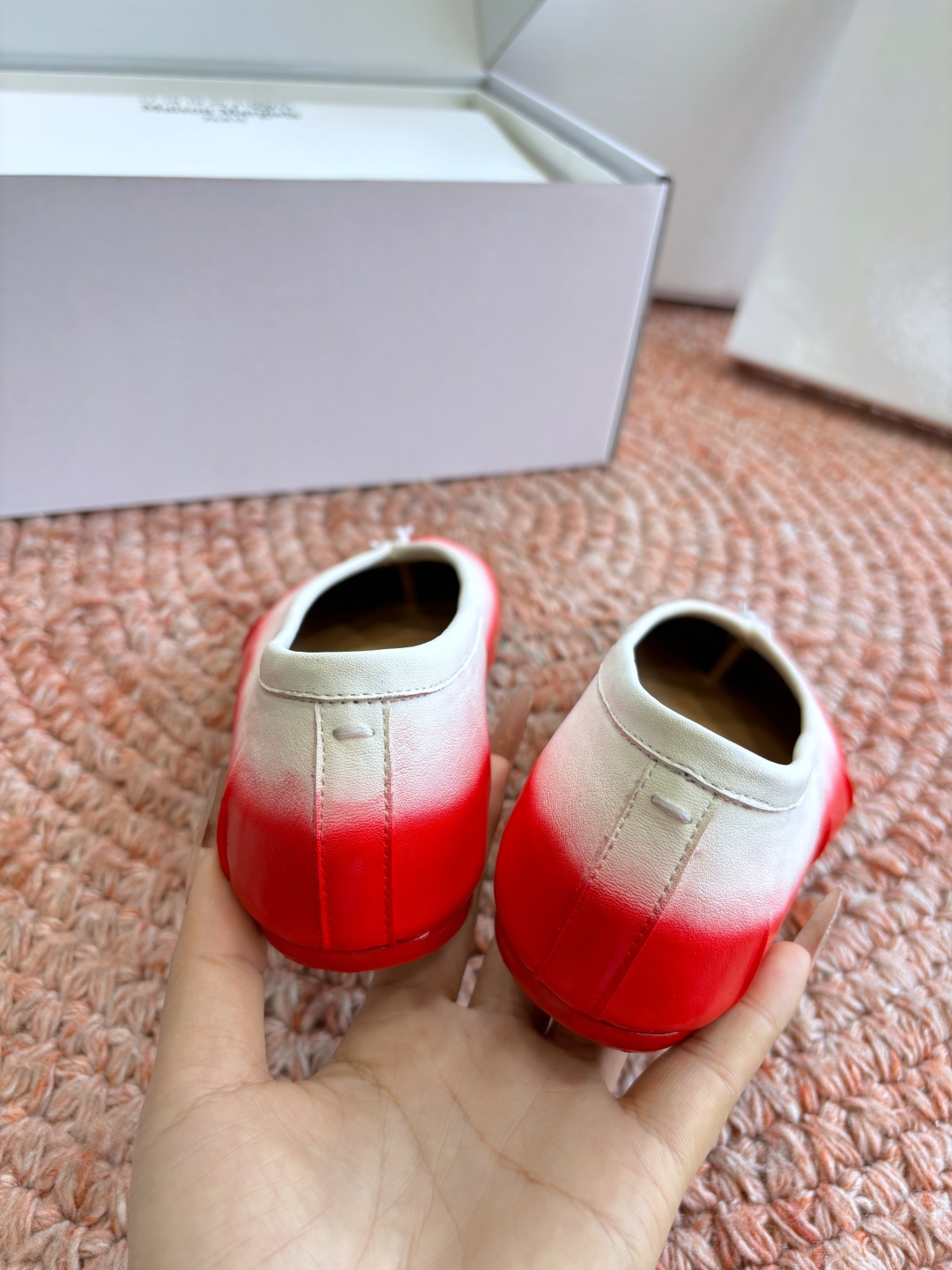 🌾G077代购级别2026 5Maison Margie马吉拉•分趾粗跟平底复古玛丽珍娃娃头苹果头芭蕾舞