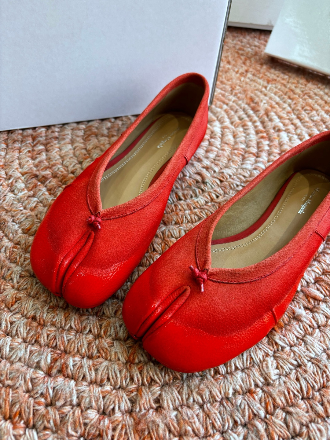 🌾G077代购级别2026 5Maison Margie马吉拉•分趾粗跟平底复古玛丽珍娃娃头苹果头芭蕾舞