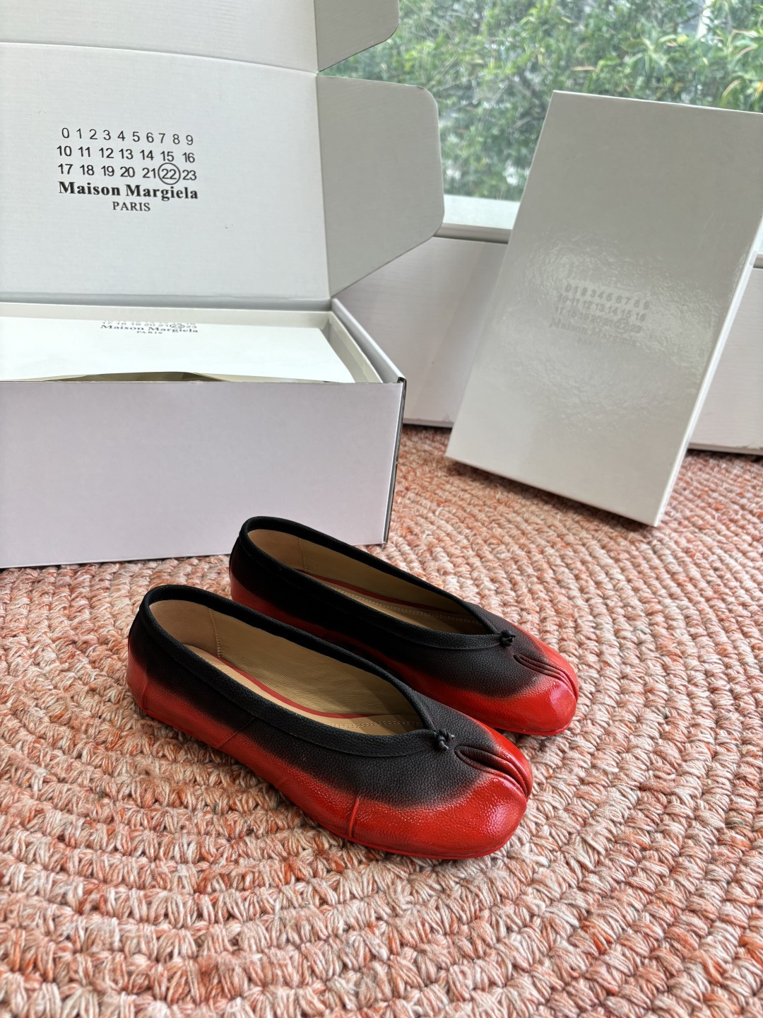 🌾G077代购级别2026 5Maison Margie马吉拉•分趾粗跟平底复古玛丽珍娃娃头苹果头芭蕾舞