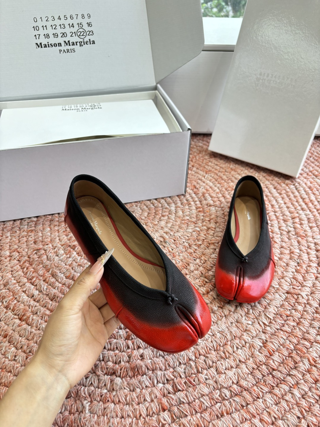 🌾G077代购级别2026 5Maison Margie马吉拉•分趾粗跟平底复古玛丽珍娃娃头苹果头芭蕾舞