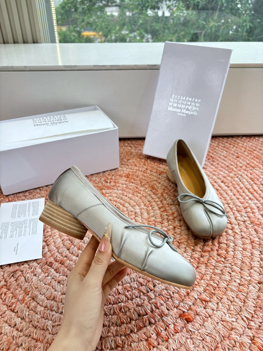 🌾G012代购级别2026 5Maison Margie马吉拉•分趾粗跟平底复古玛丽珍娃娃头苹果头芭蕾舞