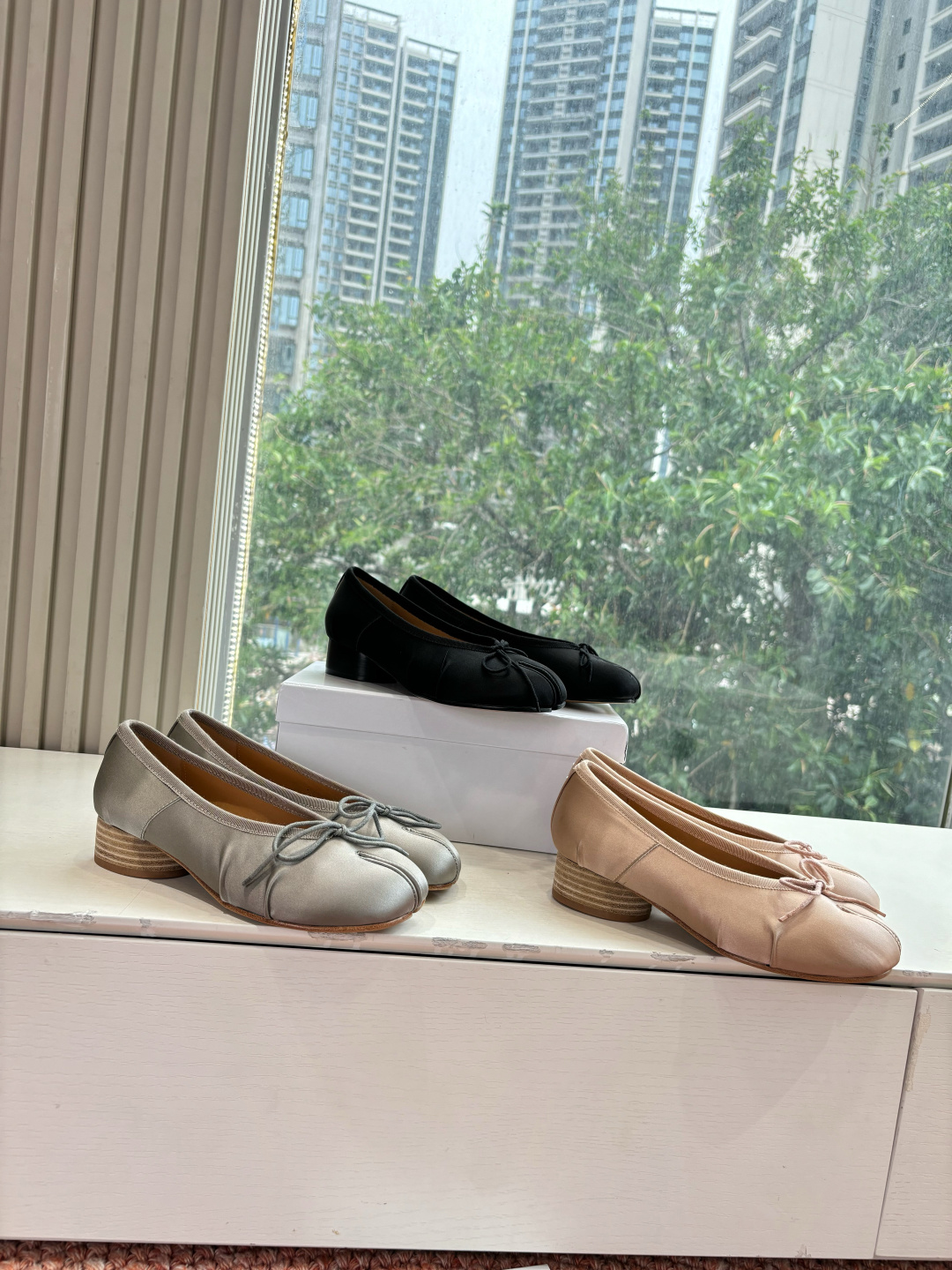 🌾G012代购级别2026 5Maison Margie马吉拉•分趾粗跟平底复古玛丽珍娃娃头苹果头芭蕾舞