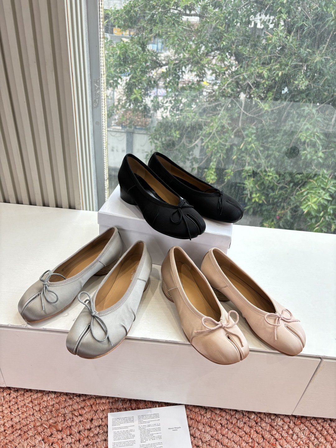 🌾G012代购级别2026 5Maison Margie马吉拉•分趾粗跟平底复古玛丽珍娃娃头苹果头芭蕾舞