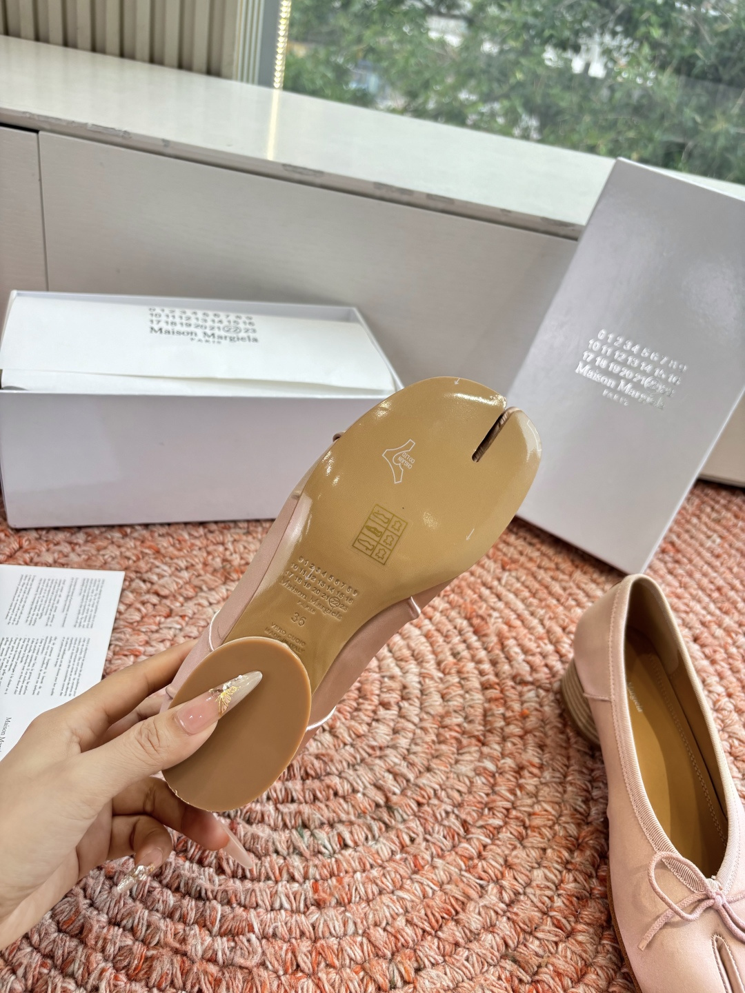 🌾G012代购级别2026 5Maison Margie马吉拉•分趾粗跟平底复古玛丽珍娃娃头苹果头芭蕾舞