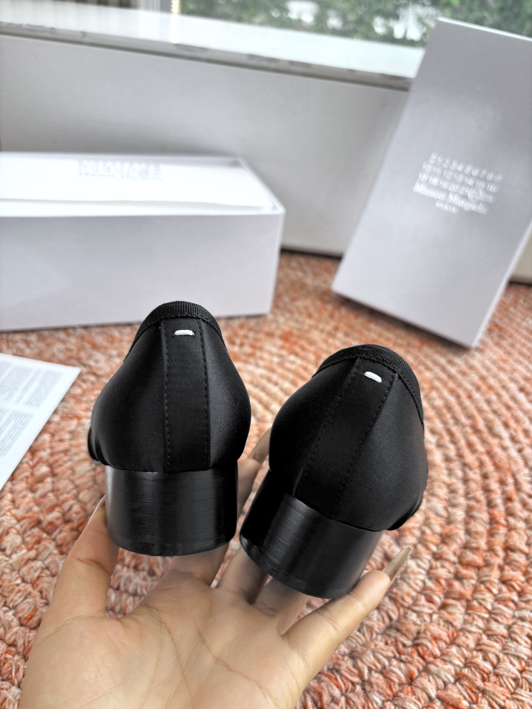 🌾G012代购级别2026 5Maison Margie马吉拉•分趾粗跟平底复古玛丽珍娃娃头苹果头芭蕾舞