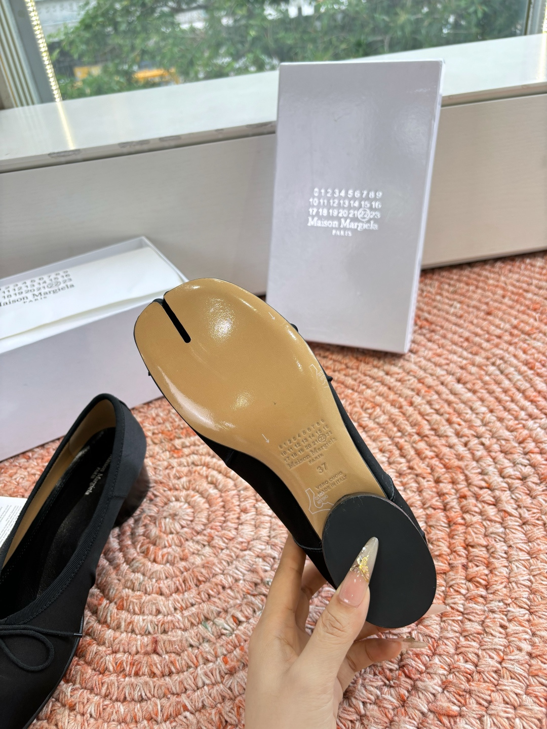 🌾G012代购级别2026 5Maison Margie马吉拉•分趾粗跟平底复古玛丽珍娃娃头苹果头芭蕾舞