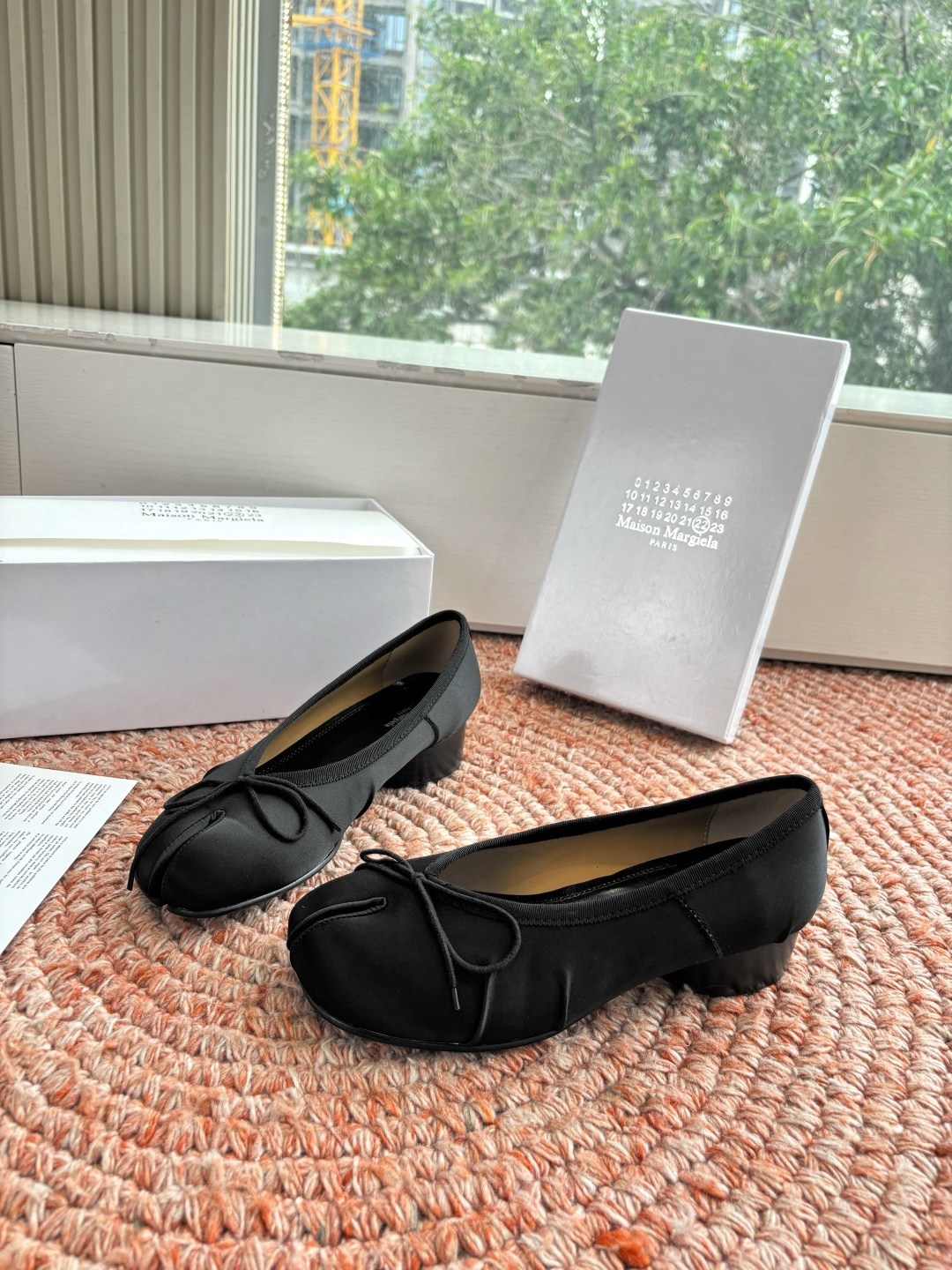 🌾G012代购级别2026 5Maison Margie马吉拉•分趾粗跟平底复古玛丽珍娃娃头苹果头芭蕾舞