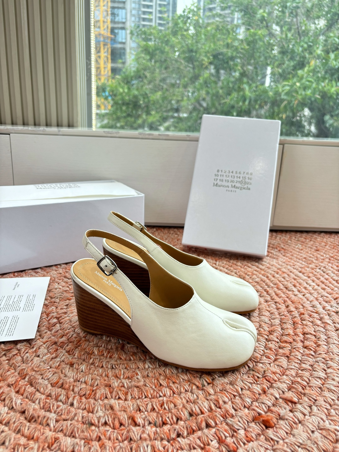 🌾G012代购级别2026 5Maison Margie马吉拉•分趾粗跟平底复古玛丽珍坡跟芭蕾舞指鱼嘴单