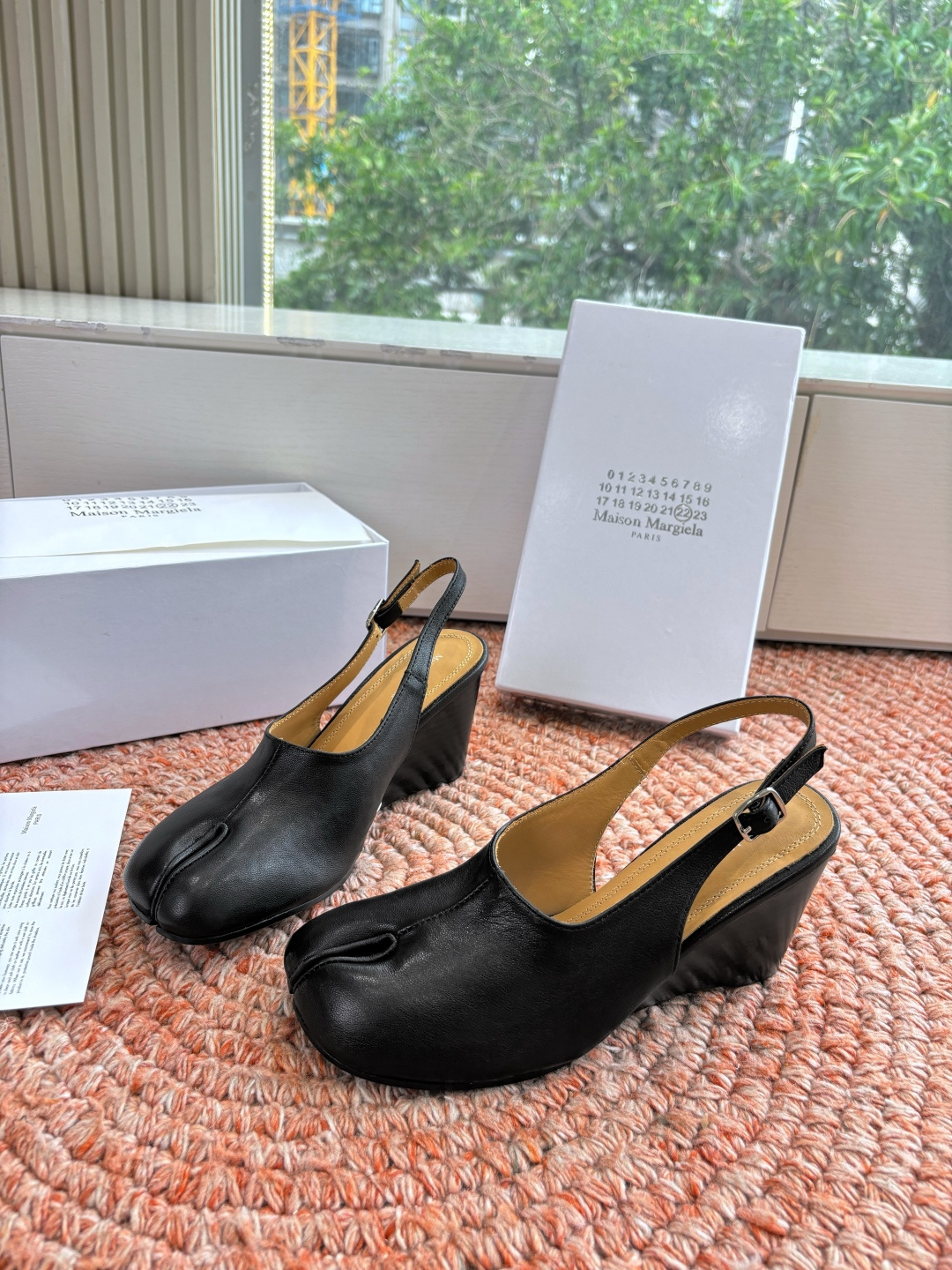 🌾G012代购级别2026 5Maison Margie马吉拉•分趾粗跟平底复古玛丽珍坡跟芭蕾舞指鱼嘴单