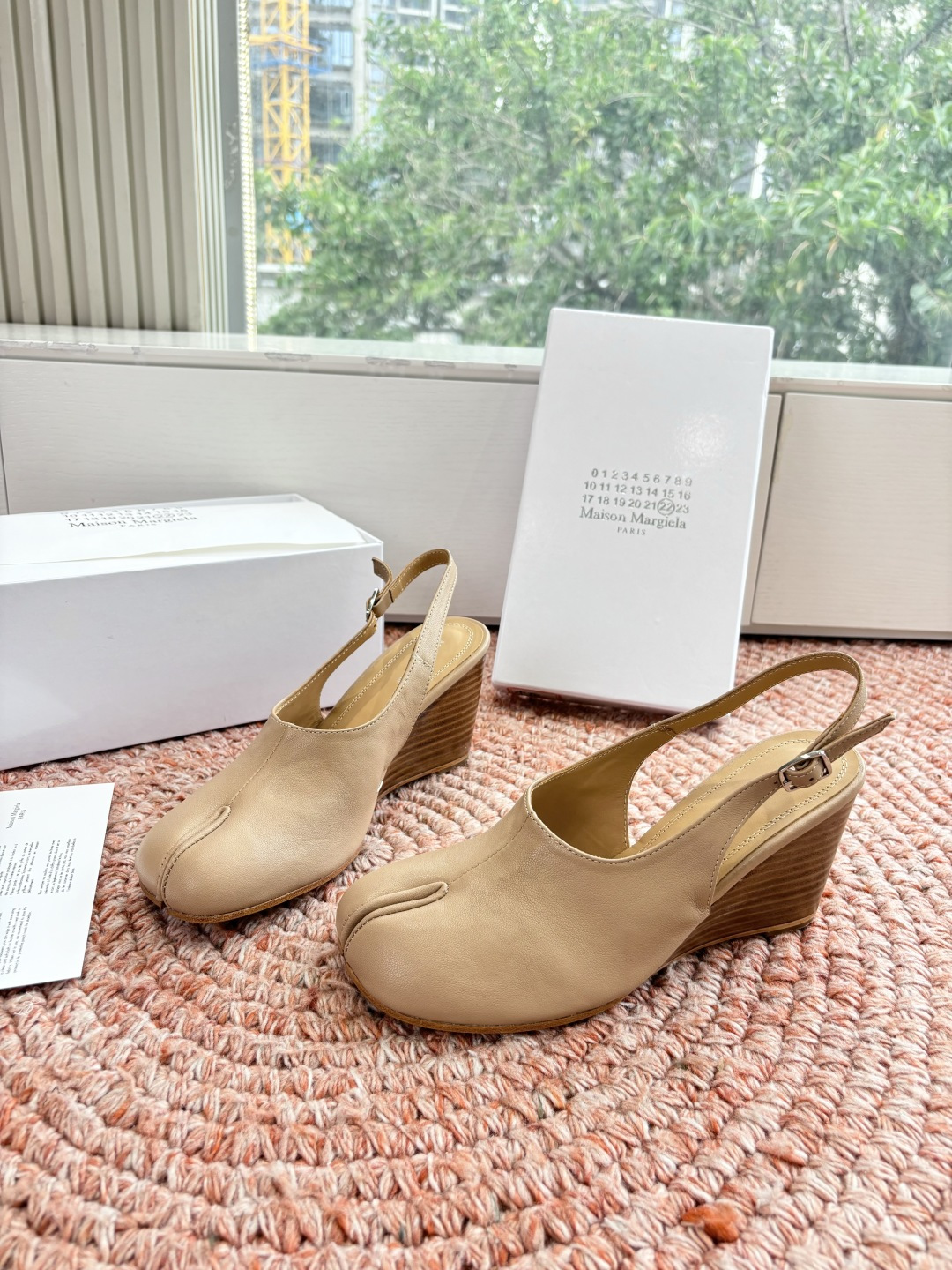 🌾G012代购级别2026 5Maison Margie马吉拉•分趾粗跟平底复古玛丽珍坡跟芭蕾舞指鱼嘴单