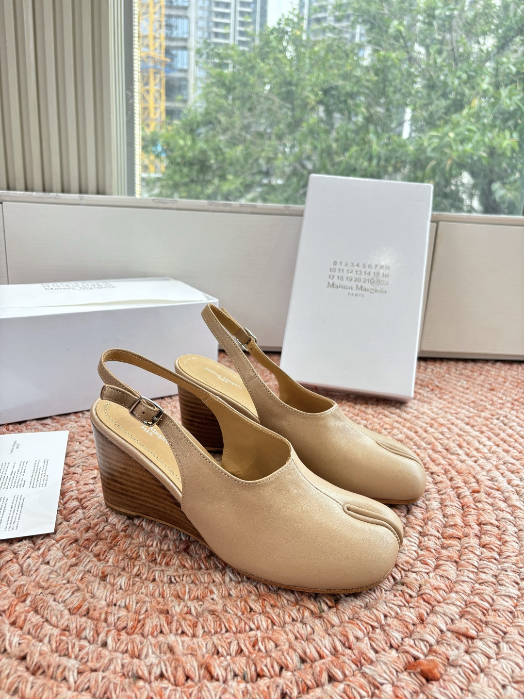 🌾G012代购级别2026 5Maison Margie马吉拉•分趾粗跟平底复古玛丽珍坡跟芭蕾舞指鱼嘴单