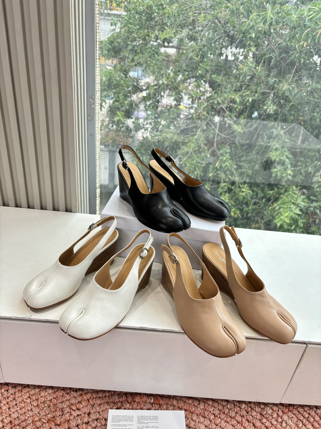 🌾G012代购级别2026 5Maison Margie马吉拉•分趾粗跟平底复古玛丽珍坡跟芭蕾舞指鱼嘴单