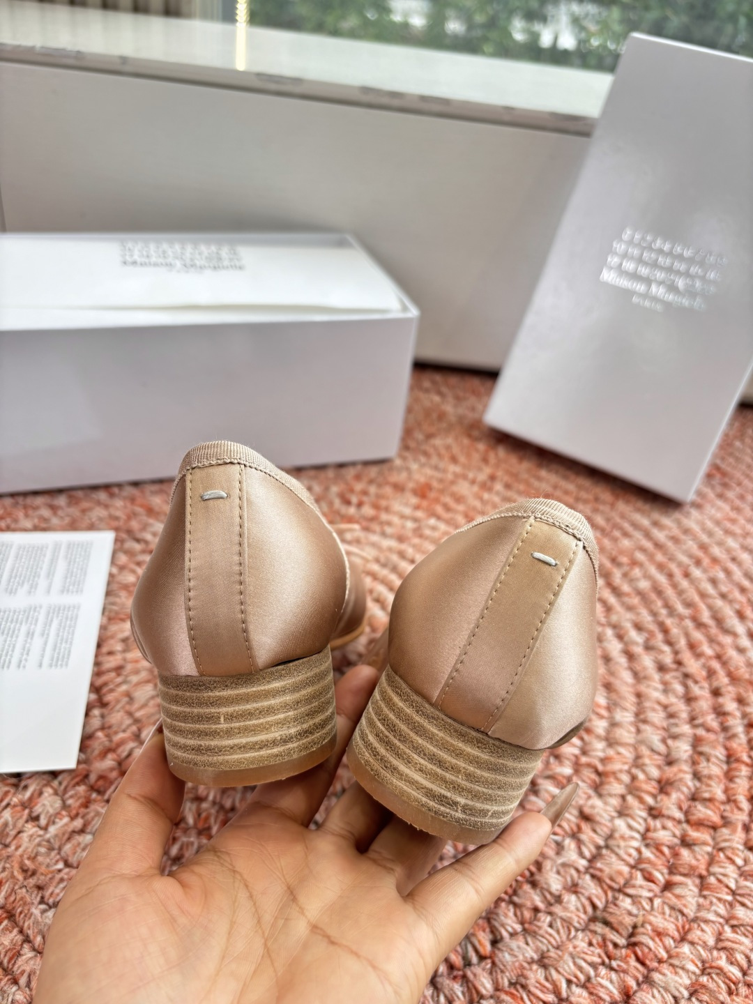 🌾G012代购级别2026 5Maison Margie马吉拉•分趾粗跟平底复古玛丽珍娃娃头苹果头芭蕾舞