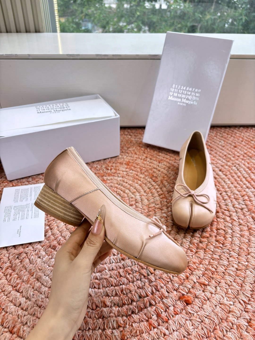 🌾G012代购级别2026 5Maison Margie马吉拉•分趾粗跟平底复古玛丽珍娃娃头苹果头芭蕾舞