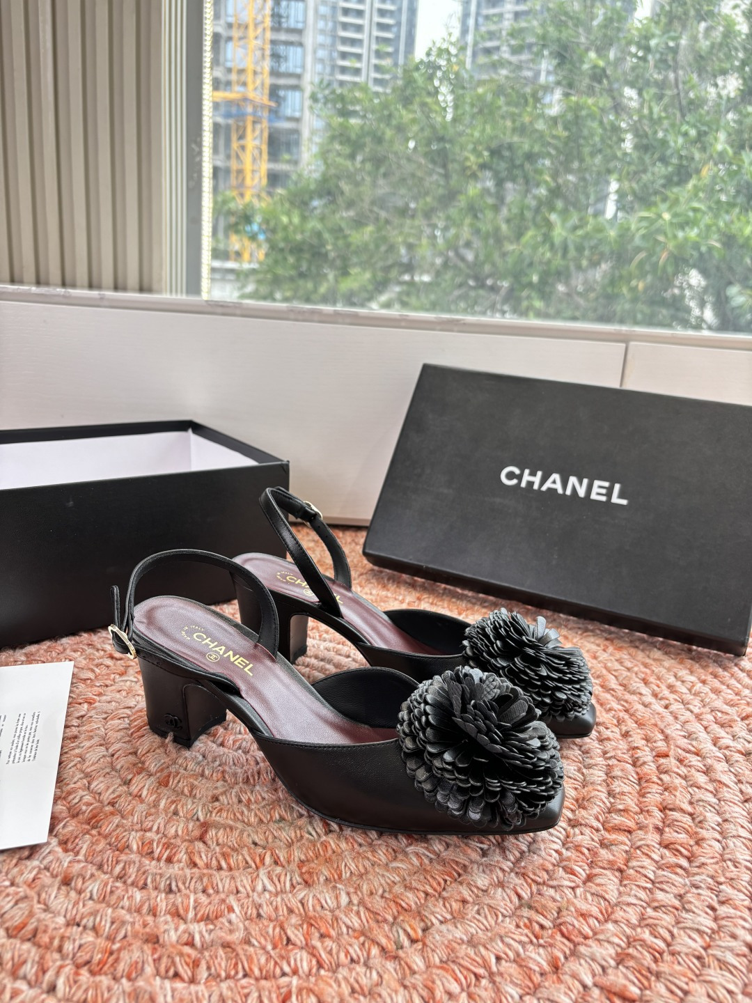 🌾G391所见即所得代购级CHANE*2026小香奈儿早春爆品毛球鞋花单鞋妥妥的自留款！！比经典款Sli